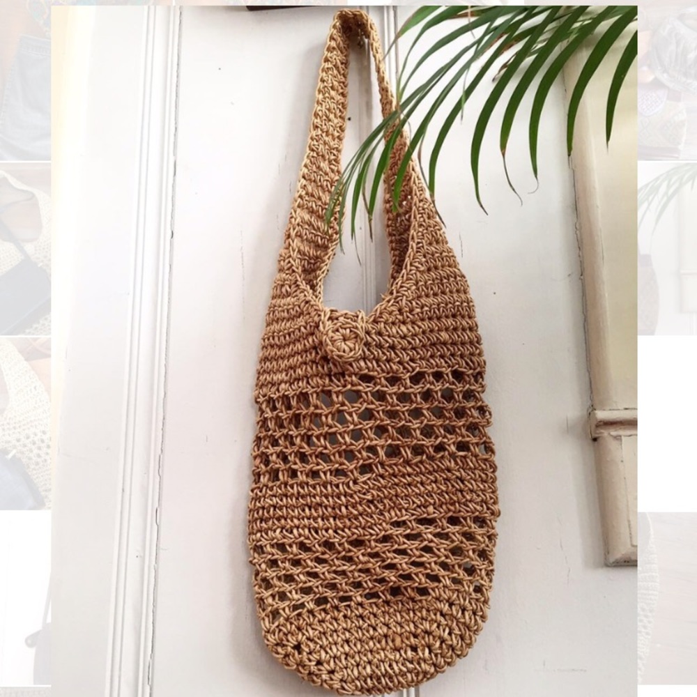 Vintage woven straw tote